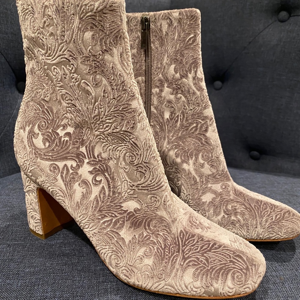 Marc Fisher unique booties